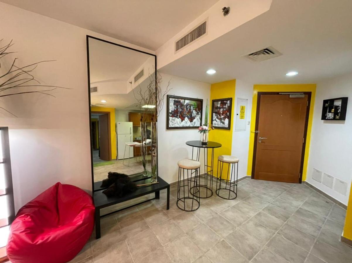Travelers Backpackers Hostel Dubai Exterior photo