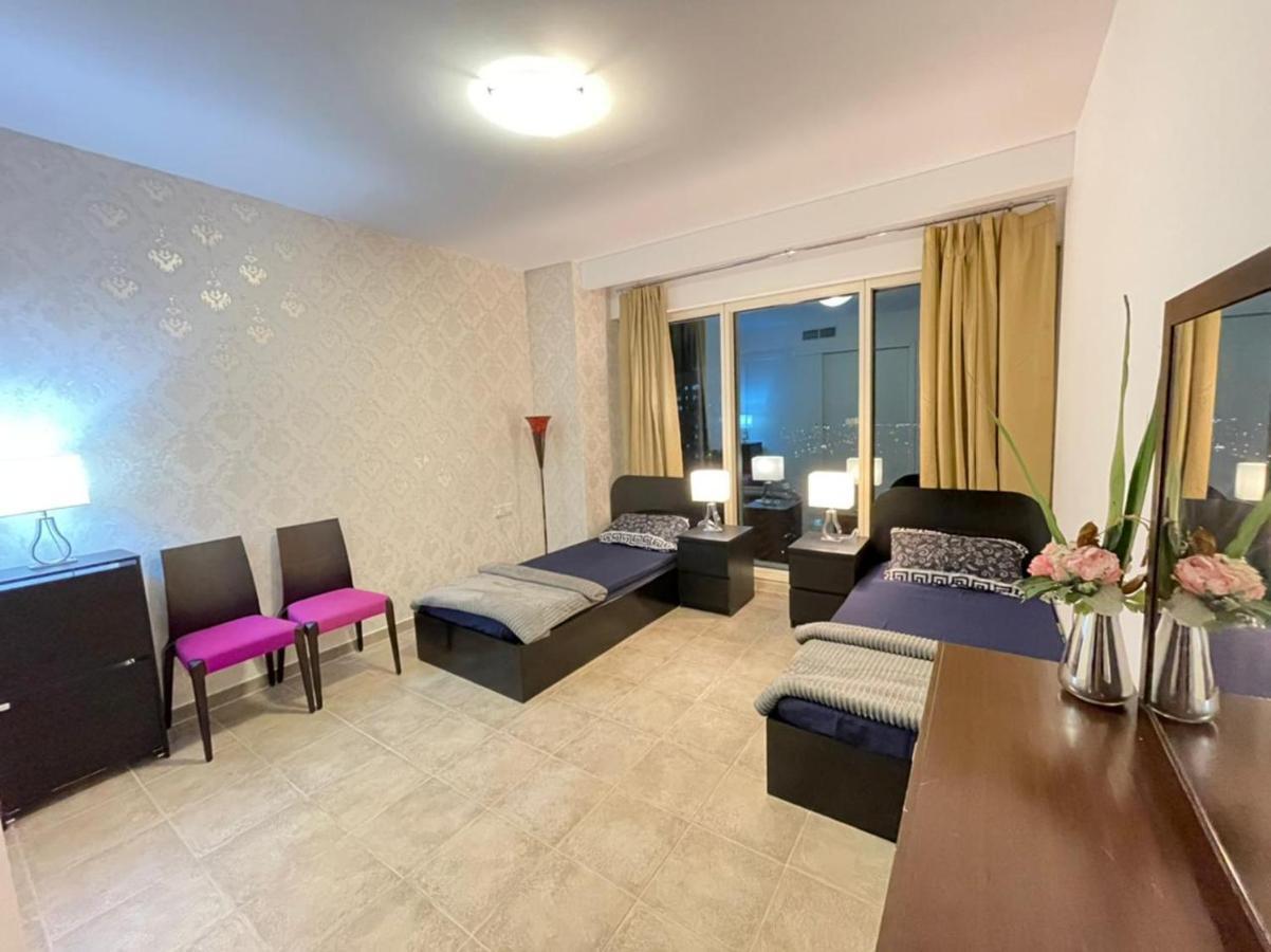 Travelers Backpackers Hostel Dubai Exterior photo