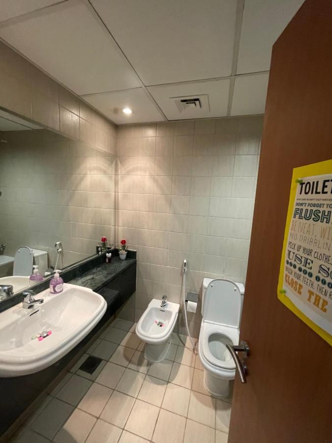Travelers Backpackers Hostel Dubai Exterior photo